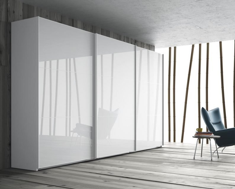 Puertas correderas con tres plafones metacrilato para TU armario