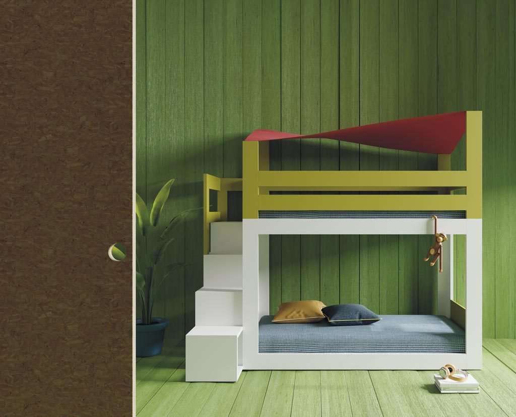 Litera con toldo y escalera hecha con estantes