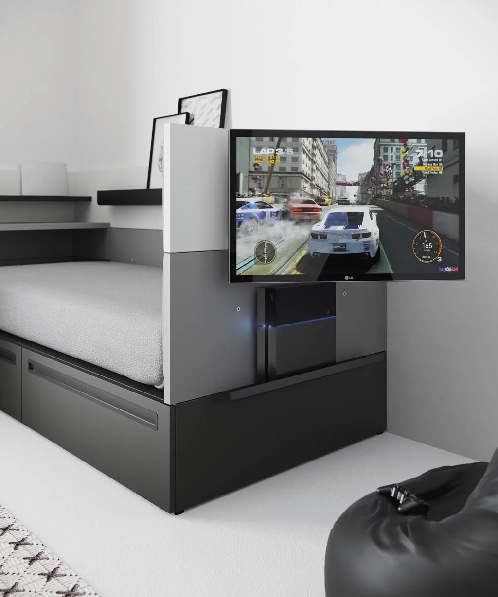 Detalle de la televisión colocada en el lateral de la cama NEST con estante para la vídeo consola