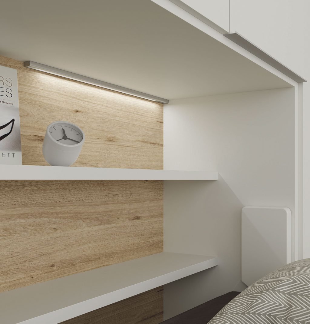 Detalle de la luz led de superficie dentro de la cama abatible