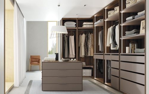 Vestidor con isla central de cajones