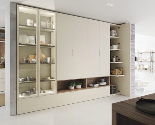 Detalle de los armarios para la cocina con vitrina